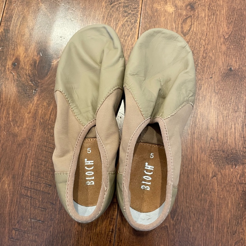 Bloch Neo Flex Slip On Tan Jazz Shoes